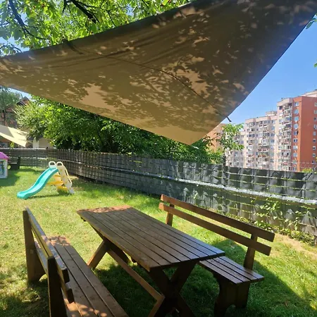 Cherry Apartment *